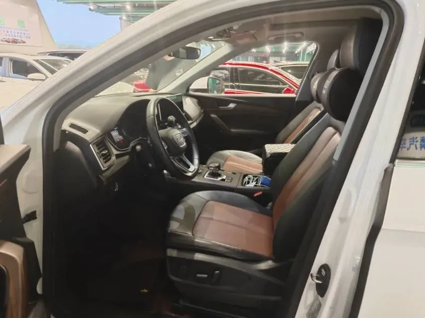 2020 Audi Q5L 2.0T 190HP L4 7DCT,autocango,china used car exporter,china ev exporter,chinese used car exporter,chinese used ev exporter