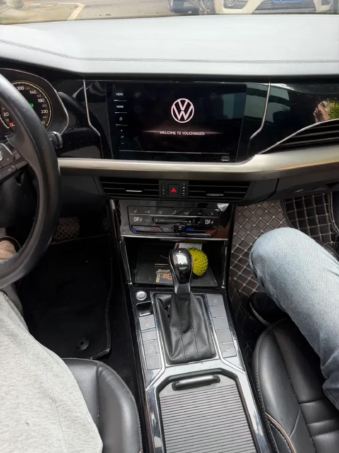 2021 Volkswagen Passat 2.0T 186HP L4 7DCT,autocango,china used car exporter,china ev exporter,chinese used car exporter,chinese used ev exporter