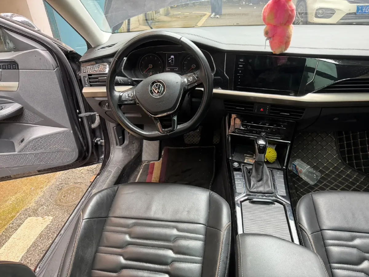 2021 Volkswagen Passat 2.0T 186HP L4 7DCT,autocango,china used car exporter,china ev exporter,chinese used car exporter,chinese used ev exporter