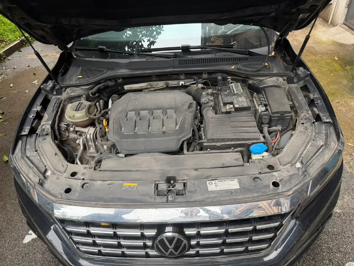 2021 Volkswagen Passat 2.0T 186HP L4 7DCT,autocango,china used car exporter,china ev exporter,chinese used car exporter,chinese used ev exporter