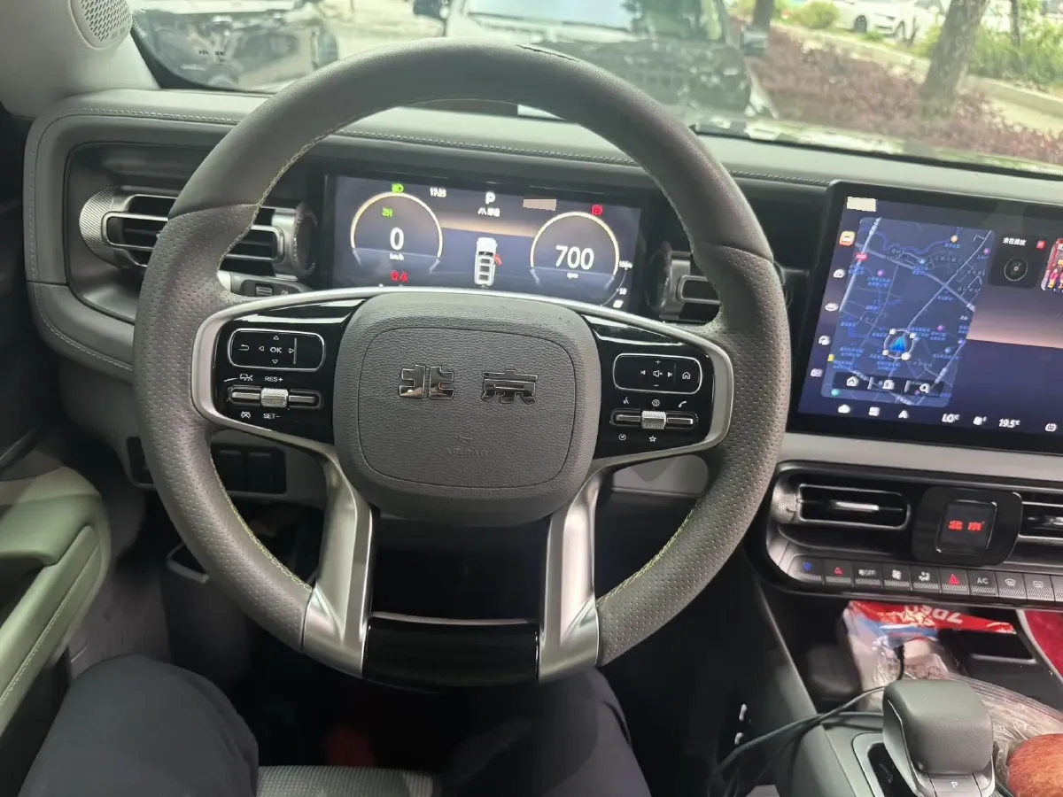 2024 Beijing BJ40 2.0T 245HP L4 8AT,autocango,china used car exporter,china ev exporter,chinese used car exporter,chinese used ev exporter