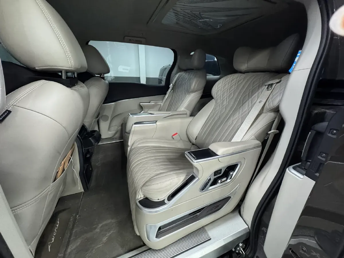 2023 Buick GL8 2.0T 237HP L4 9AT,autocango,china used car exporter,china ev exporter,chinese used car exporter,chinese used ev exporter