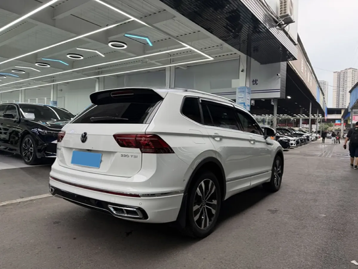 2024 Volkswagen Tiguan L 2.0T 186HP L4 7DCT,autocango,china used car exporter,china ev exporter,chinese used car exporter,chinese used ev exporter