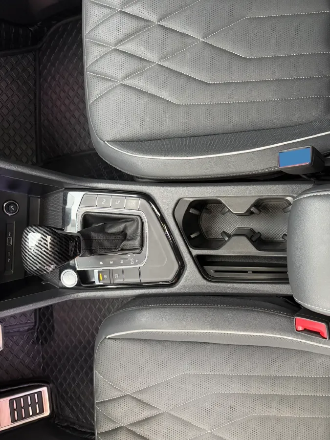 2024 Volkswagen Tiguan L 2.0T 186HP L4 7DCT,autocango,china used car exporter,china ev exporter,chinese used car exporter,chinese used ev exporter