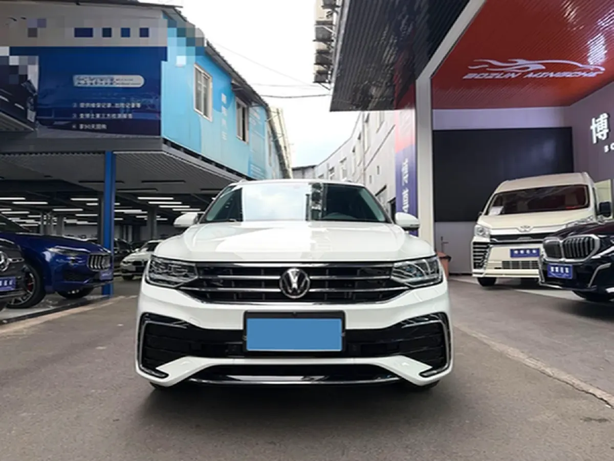 2024 Volkswagen Tiguan L 2.0T 186HP L4 7DCT,autocango,china used car exporter,china ev exporter,chinese used car exporter,chinese used ev exporter