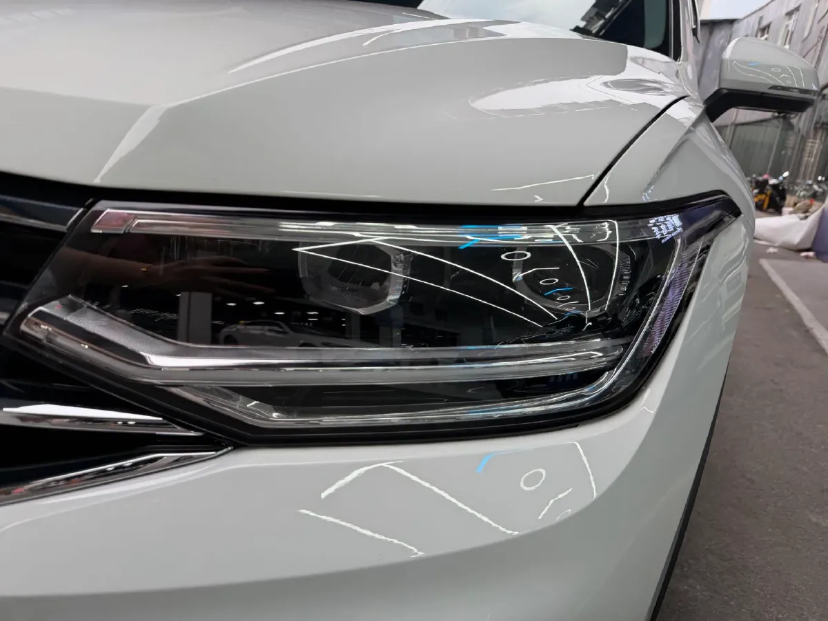 2024 Volkswagen Tiguan L 2.0T 186HP L4 7DCT,autocango,china used car exporter,china ev exporter,chinese used car exporter,chinese used ev exporter