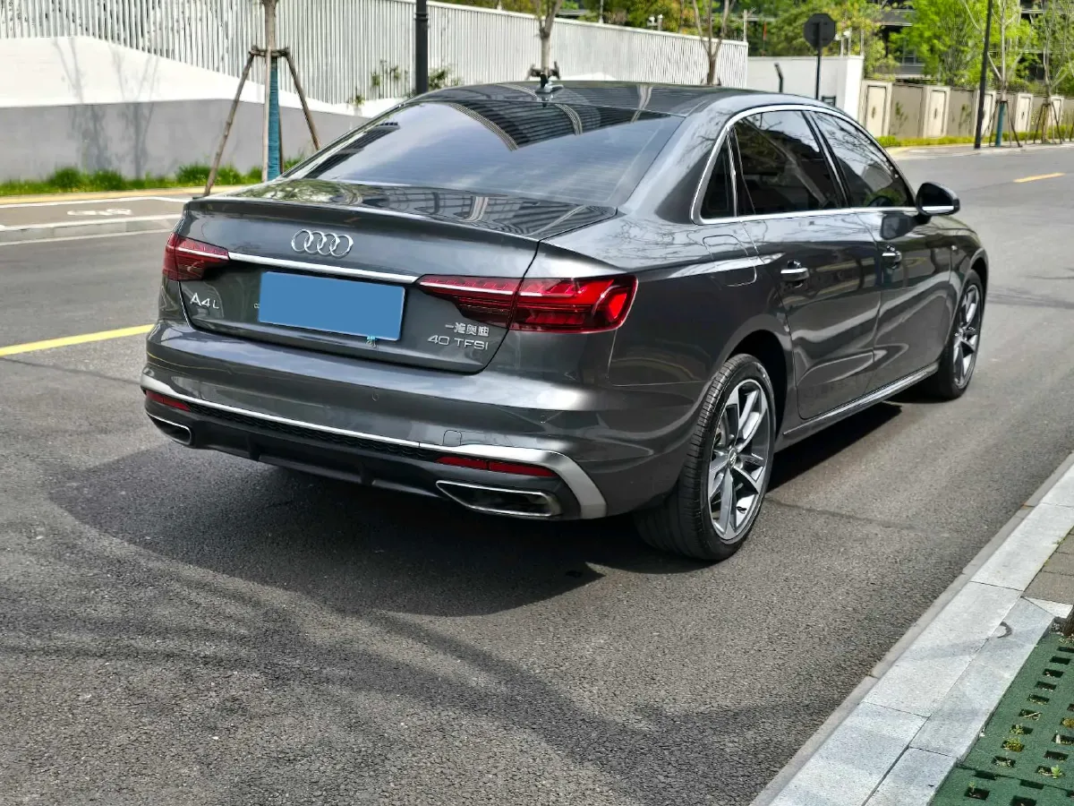 2020 Audi A4L 2.0T 190HP L4 7DCT,autocango,china used car exporter,china ev exporter,chinese used car exporter,chinese used ev exporter