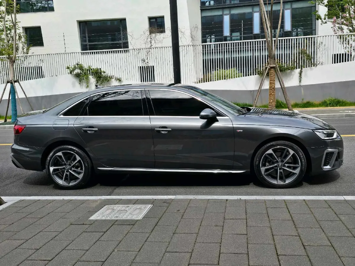 2020 Audi A4L 2.0T 190HP L4 7DCT,autocango,china used car exporter,china ev exporter,chinese used car exporter,chinese used ev exporter