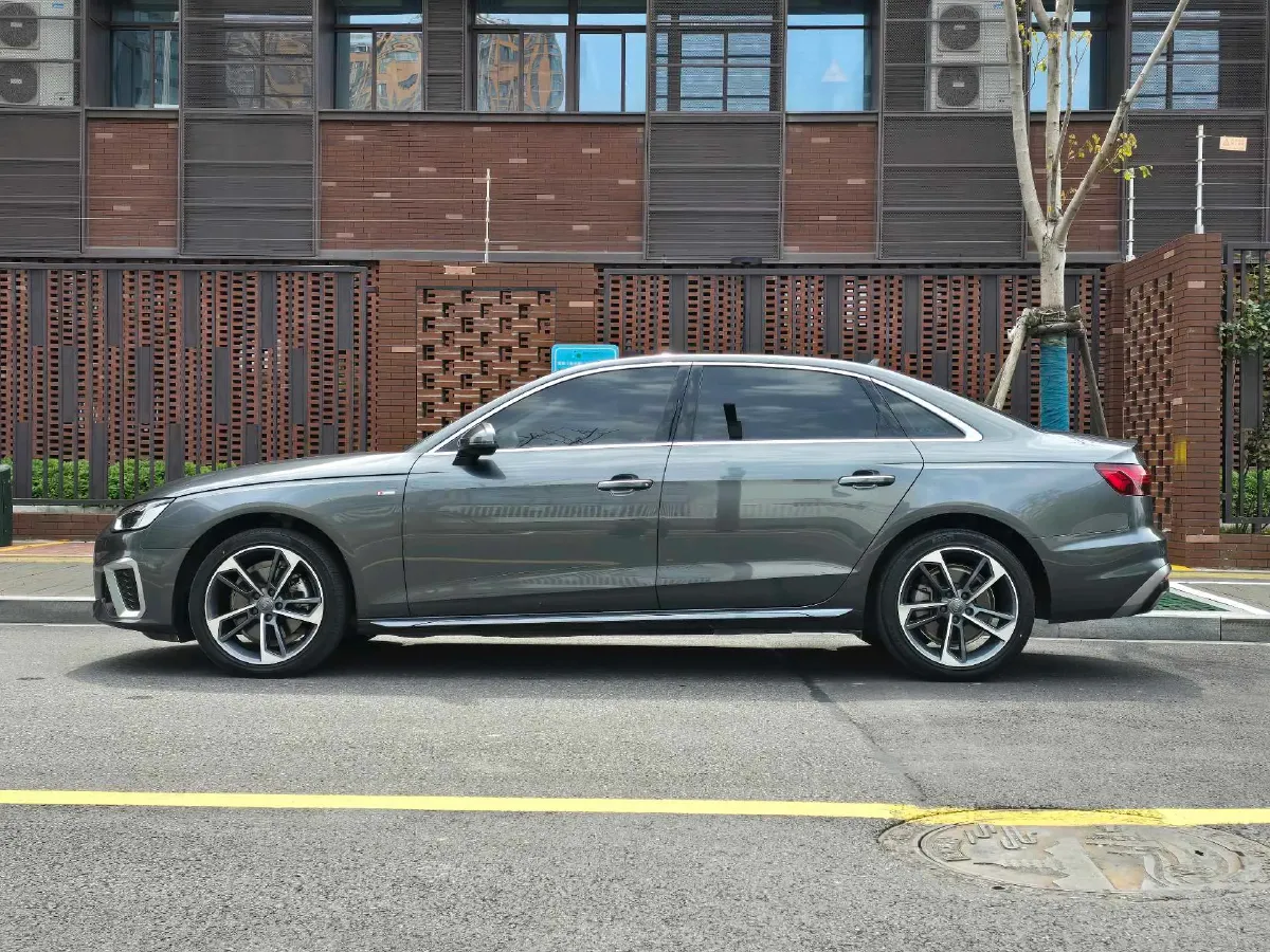 2020 Audi A4L 2.0T 190HP L4 7DCT,autocango,china used car exporter,china ev exporter,chinese used car exporter,chinese used ev exporter