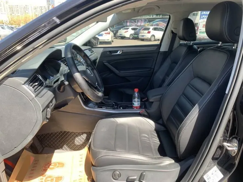 2017 Volkswagen Passat 1.8T 180HP L4 7DCT,autocango,china used car exporter,china ev exporter,chinese used car exporter,chinese used ev exporter