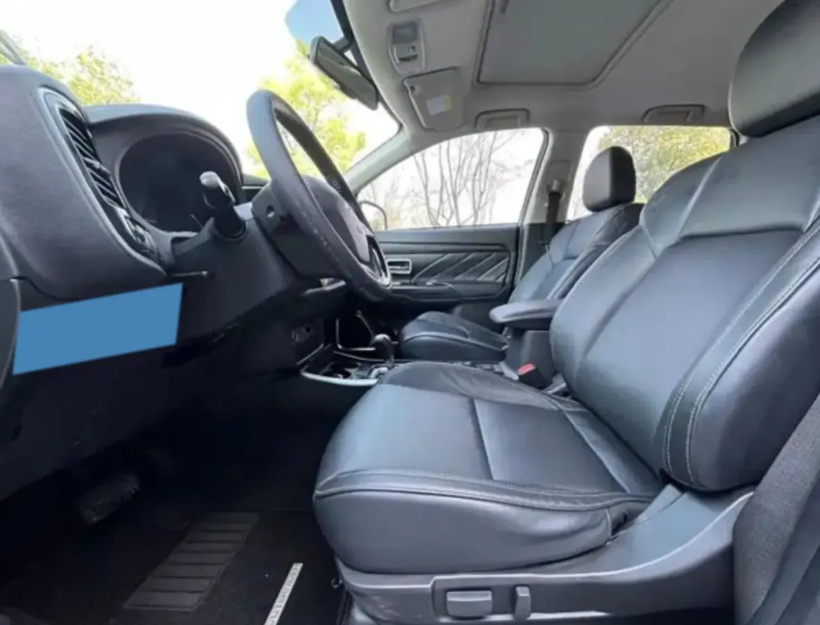 2019 Mitsubishi Outlander 2.0L 166HP L4 CVT,autocango,china used car exporter,china ev exporter,chinese used car exporter,chinese used ev exporter