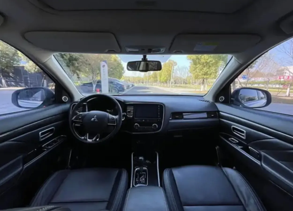 2019 Mitsubishi Outlander 2.0L 166HP L4 CVT,autocango,china used car exporter,china ev exporter,chinese used car exporter,chinese used ev exporter