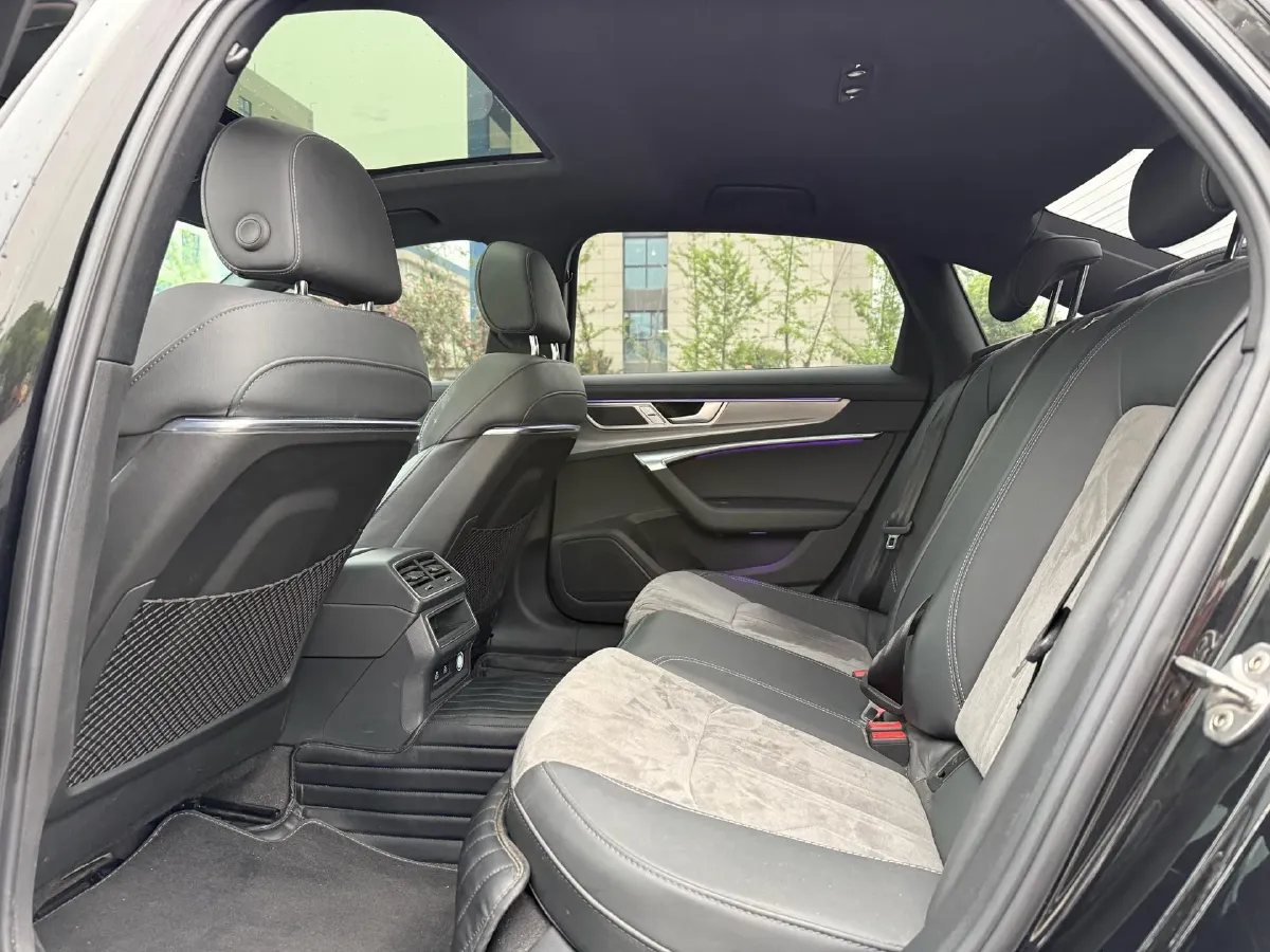 2023 Audi A6L 2.0T 190HP L4 7DCT,autocango,china used car exporter,china ev exporter,chinese used car exporter,chinese used ev exporter