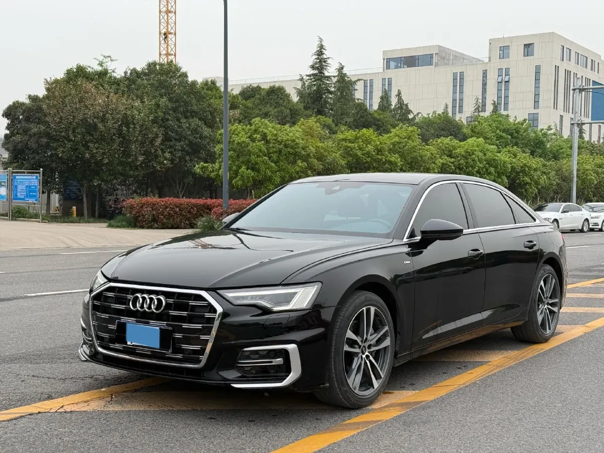 2023 Audi A6L 2.0T 190HP L4 7DCT,autocango,china used car exporter,china ev exporter,chinese used car exporter,chinese used ev exporter