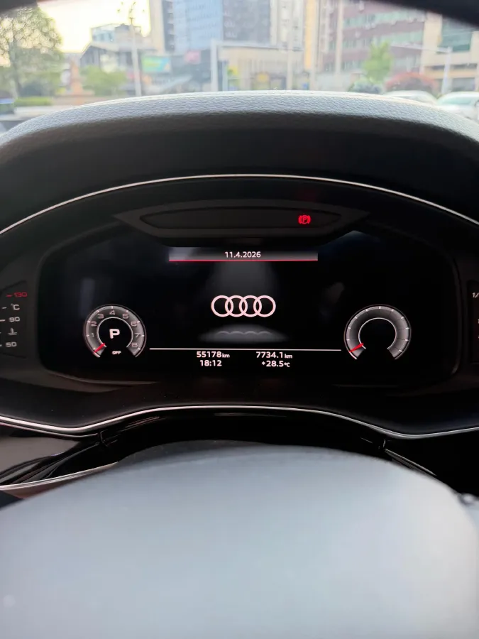 2024 Audi Q7 2.0T 265HP L4 8AT,autocango,china used car exporter,china ev exporter,chinese used car exporter,chinese used ev exporter