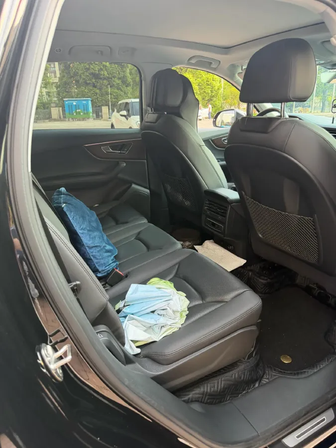 2024 Audi Q7 2.0T 265HP L4 8AT,autocango,china used car exporter,china ev exporter,chinese used car exporter,chinese used ev exporter