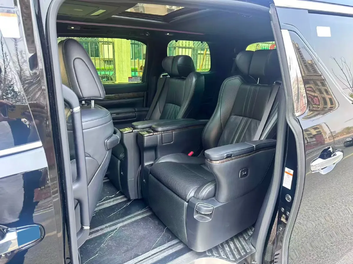 2019 Toyota Alphard 2.5L 117HP L4 E-CVT Hybrid,autocango,china used car exporter,china ev exporter,chinese used car exporter,chinese used ev exporter