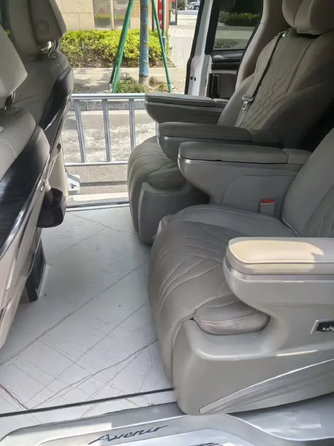 2022 Buick GL8 2.0T 237HP L4 9AT,autocango,china used car exporter,china ev exporter,chinese used car exporter,chinese used ev exporter