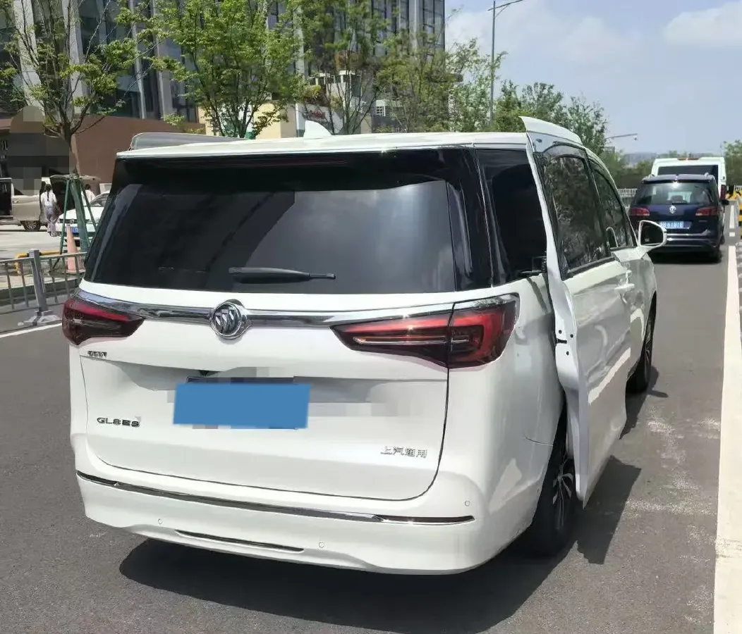 2022 Buick GL8 2.0T 237HP L4 9AT,autocango,china used car exporter,china ev exporter,chinese used car exporter,chinese used ev exporter