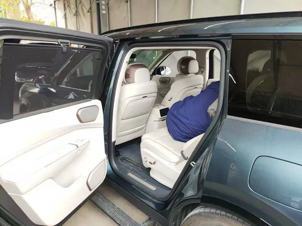 2025 LYNK&CO 900 2.0T 254HP L4 3DHT PHEV,autocango,china used car exporter,china ev exporter,chinese used car exporter,chinese used ev exporter