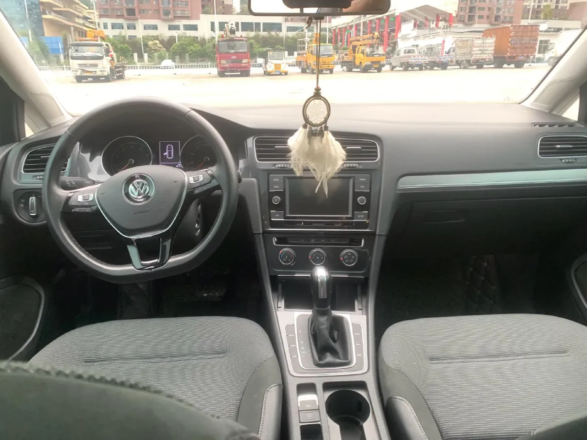 2018 Volkswagen Golf 1.6L 110HP L4 6AT,autocango,china used car exporter,china ev exporter,chinese used car exporter,chinese used ev exporter