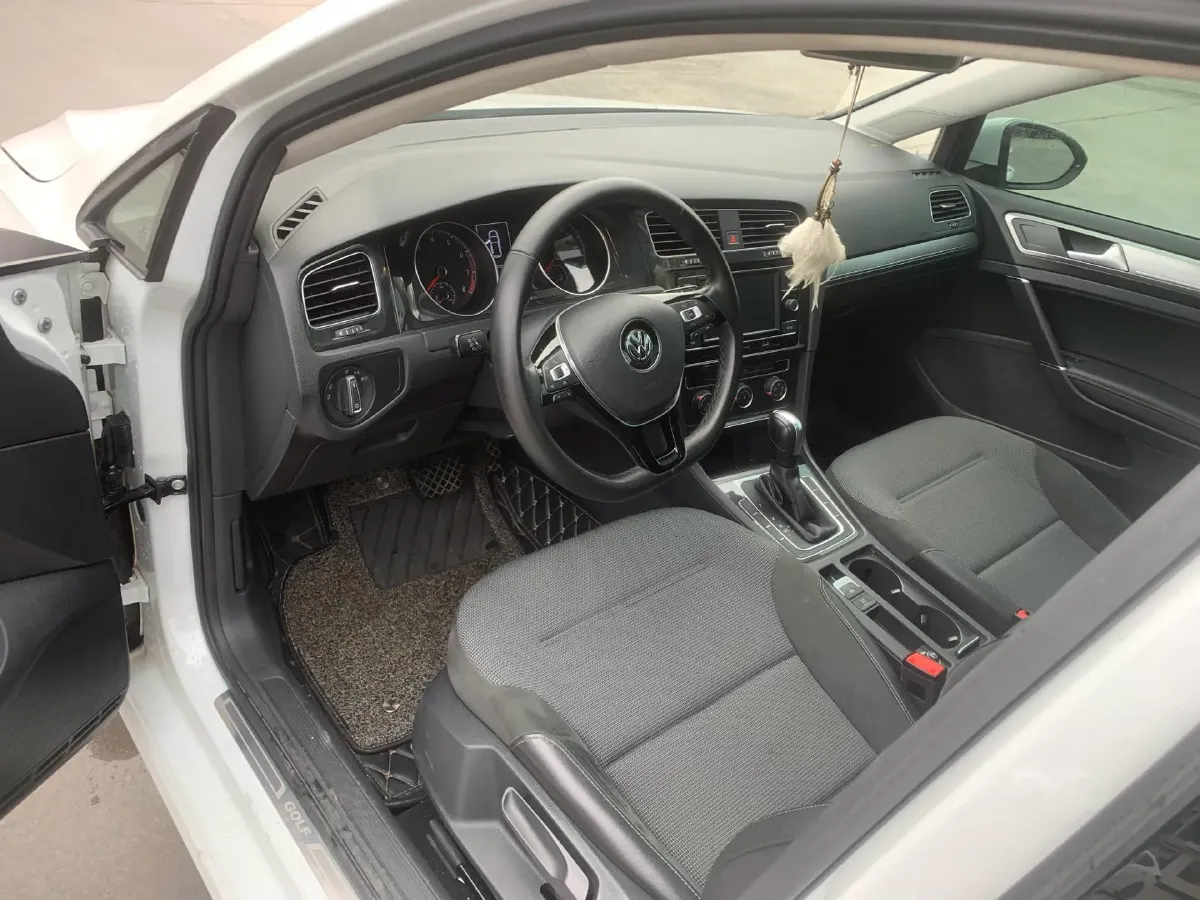 2018 Volkswagen Golf 1.6L 110HP L4 6AT,autocango,china used car exporter,china ev exporter,chinese used car exporter,chinese used ev exporter