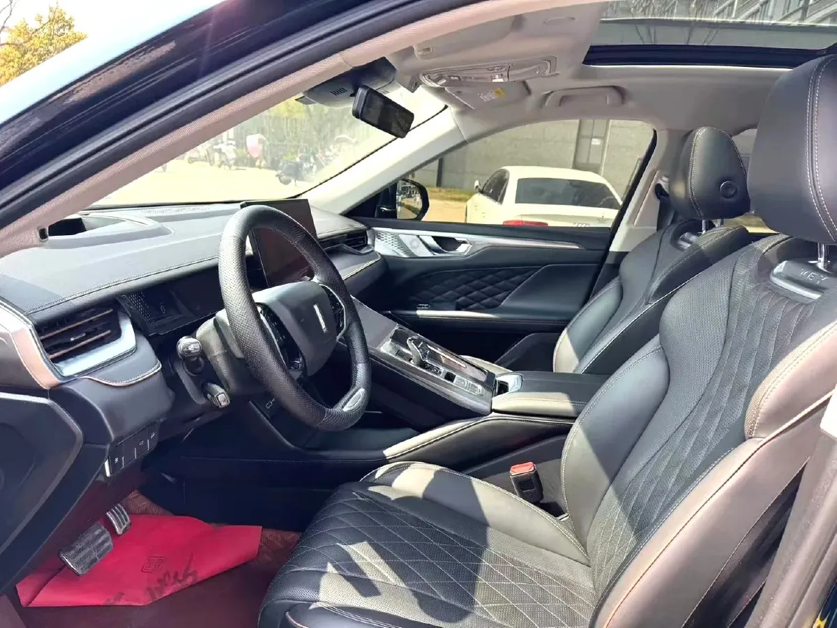 2022 WEY Mocha 1.5T 156HP L4 2DHT PHEV 39.67KWH,autocango,china used car exporter,china ev exporter,chinese used car exporter,chinese used ev exporter