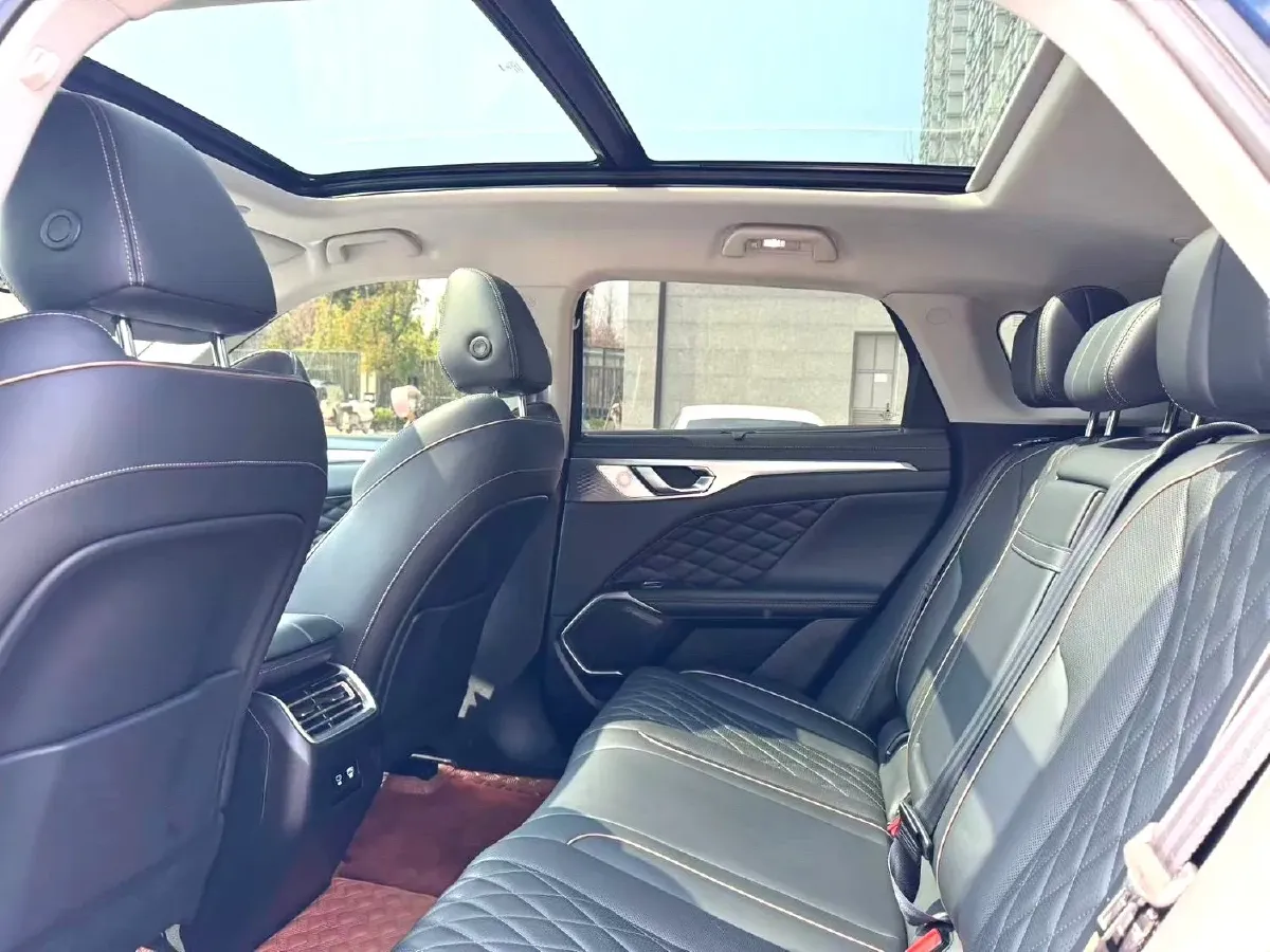 2022 WEY Mocha 1.5T 156HP L4 2DHT PHEV 39.67KWH,autocango,china used car exporter,china ev exporter,chinese used car exporter,chinese used ev exporter