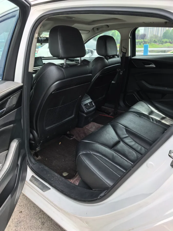 2019 HongQi H5 1.8T 180HP L4 6AT,autocango,china used car exporter,china ev exporter,chinese used car exporter,chinese used ev exporter