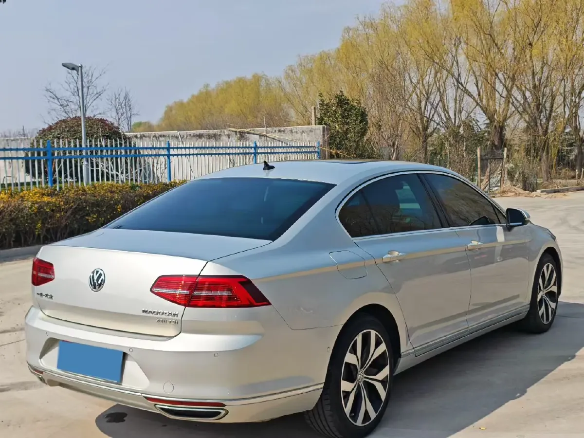 2019 Volkswagen Magotan 2.0T 186HP L4 7DCT,autocango,china used car exporter,china ev exporter,chinese used car exporter,chinese used ev exporter
