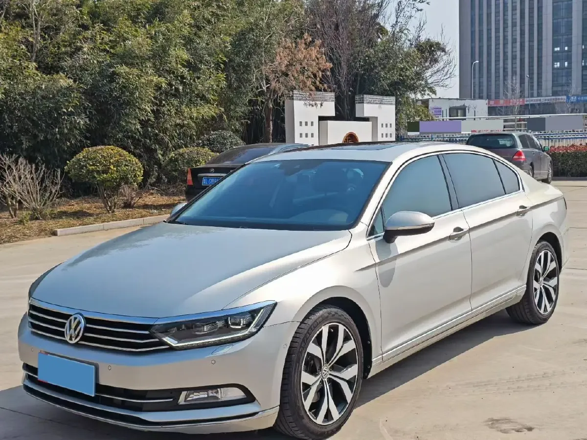 2019 Volkswagen Magotan 2.0T 186HP L4 7DCT,autocango,china used car exporter,china ev exporter,chinese used car exporter,chinese used ev exporter