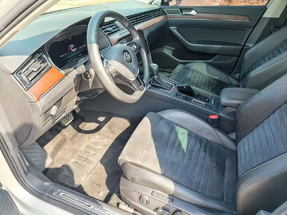 2019 Volkswagen Magotan 2.0T 186HP L4 7DCT,autocango,china used car exporter,china ev exporter,chinese used car exporter,chinese used ev exporter