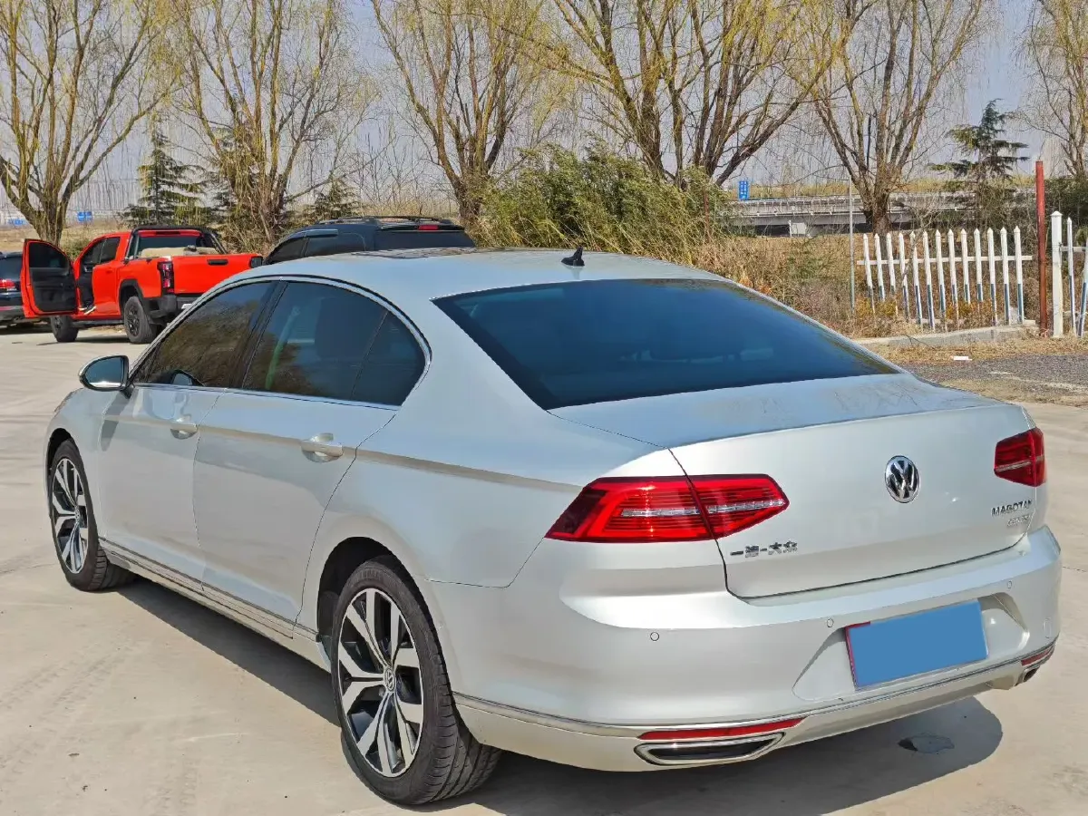 2019 Volkswagen Magotan 2.0T 186HP L4 7DCT,autocango,china used car exporter,china ev exporter,chinese used car exporter,chinese used ev exporter
