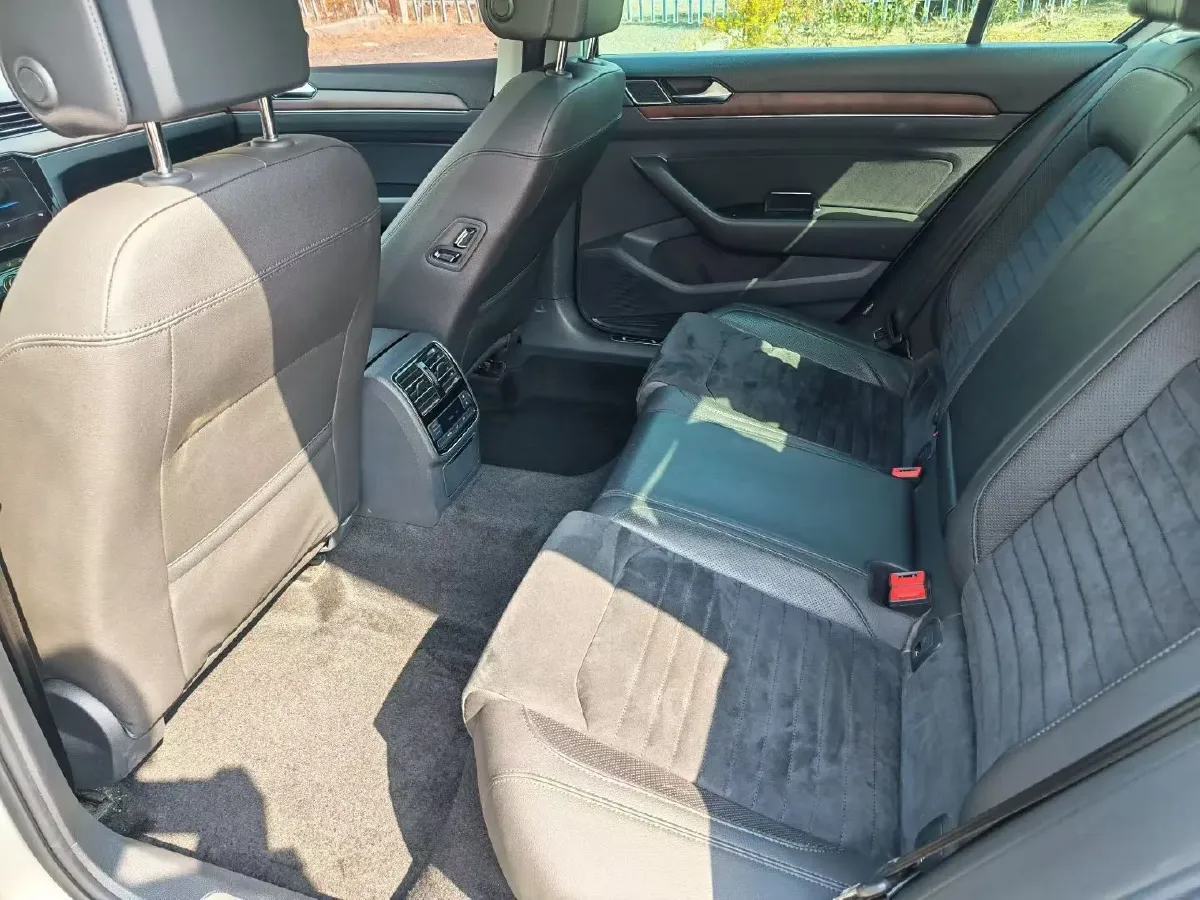 2019 Volkswagen Magotan 2.0T 186HP L4 7DCT,autocango,china used car exporter,china ev exporter,chinese used car exporter,chinese used ev exporter