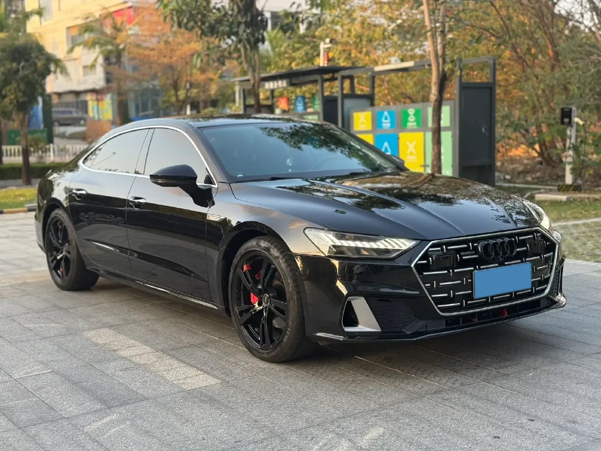 2024 Audi A7L 2.0T 245HP L4 7DCT,autocango,china used car exporter,china ev exporter,chinese used car exporter,chinese used ev exporter