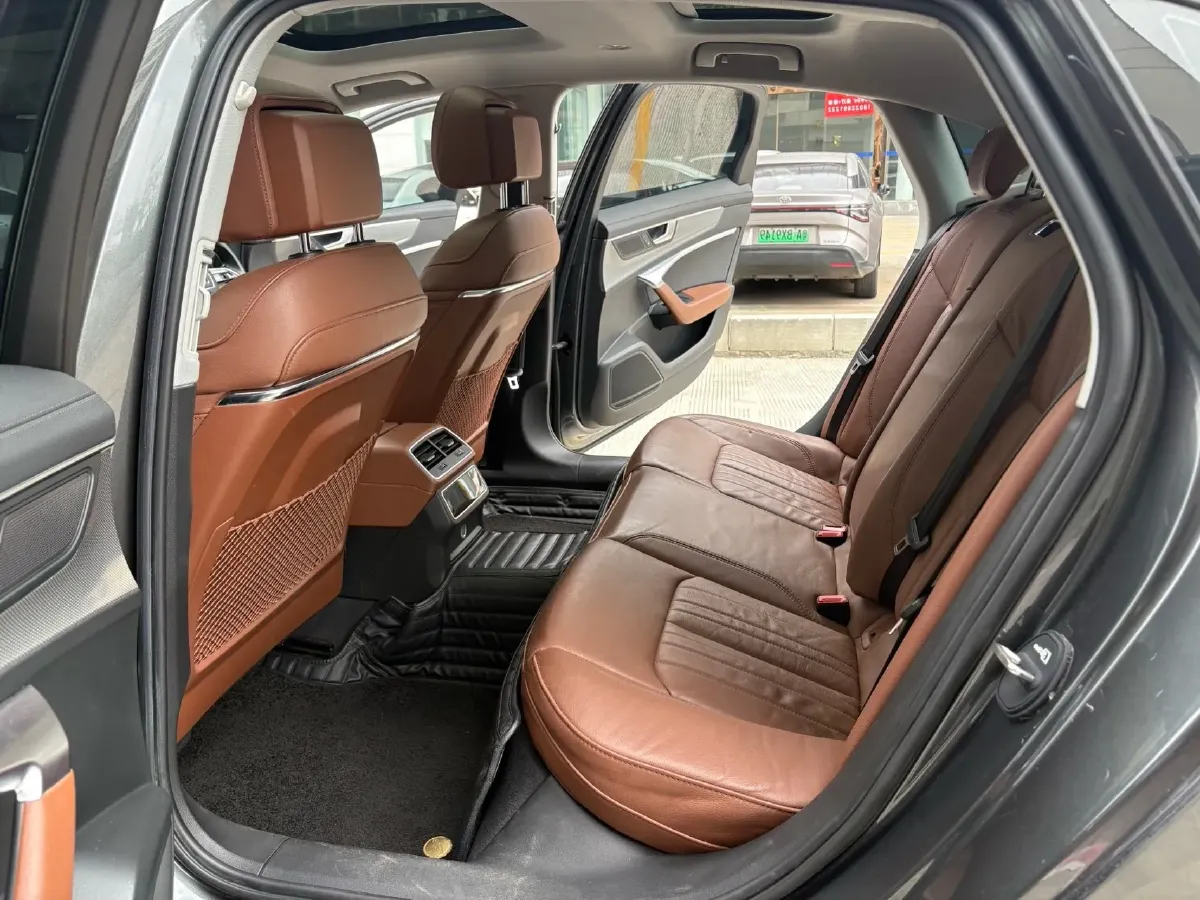 2021 Audi A6L 2.0T 224HP L4 7DCT,autocango,china used car exporter,china ev exporter,chinese used car exporter,chinese used ev exporter