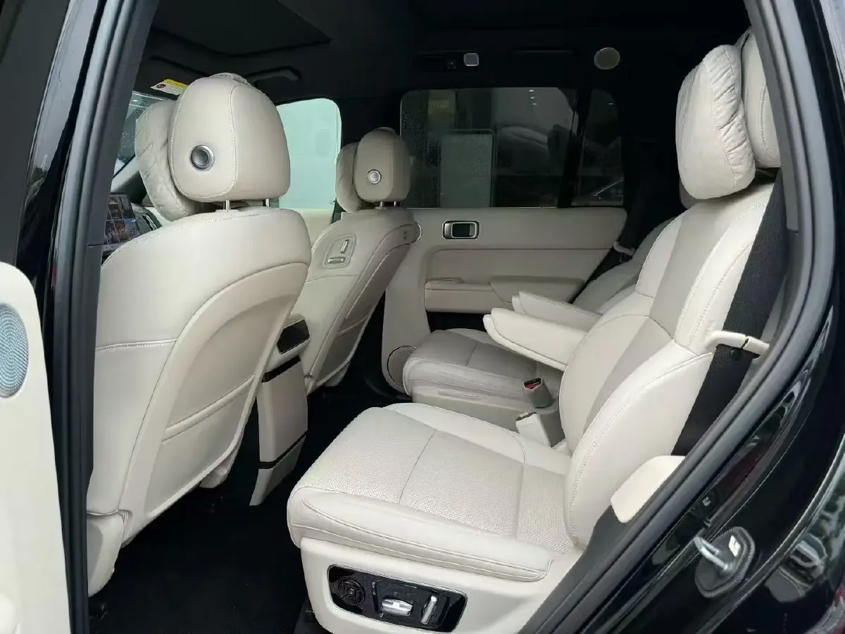 2025 Li L8 Range Extended 154HP REEV,autocango,china used car exporter,china ev exporter,chinese used car exporter,chinese used ev exporter