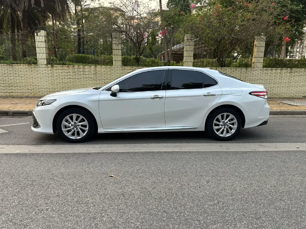 2023 Toyota Camry 2.0L 177HP L4 CVT,autocango,china used car exporter,china ev exporter,chinese used car exporter,chinese used ev exporter