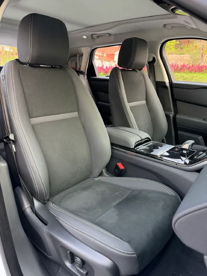 2023 Land Rover Range Rover Velar 2.0T 250HP L4 8AT,autocango,china used car exporter,china ev exporter,chinese used car exporter,chinese used ev exporter