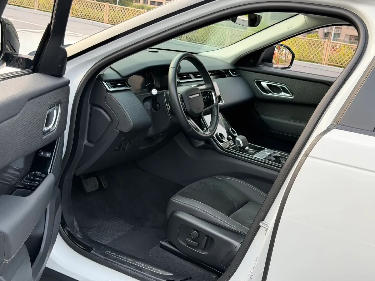 2023 Land Rover Range Rover Velar 2.0T 250HP L4 8AT,autocango,china used car exporter,china ev exporter,chinese used car exporter,chinese used ev exporter