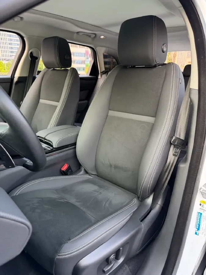 2023 Land Rover Range Rover Velar 2.0T 250HP L4 8AT,autocango,china used car exporter,china ev exporter,chinese used car exporter,chinese used ev exporter