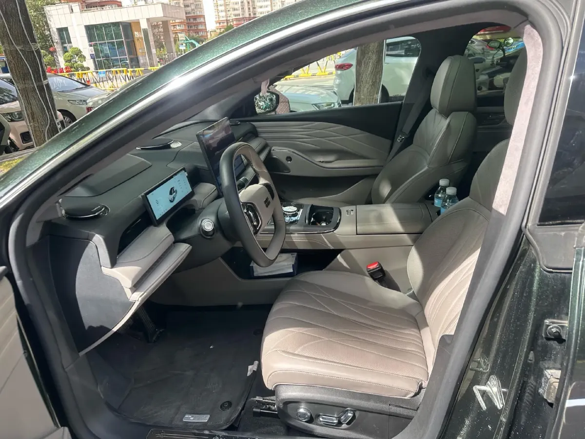 2025 Geely Galaxy Starshine 8 1.5T 163HP L4 3DHT PHEV 27.69KWH,autocango,china used car exporter,china ev exporter,chinese used car exporter,chinese used ev exporter