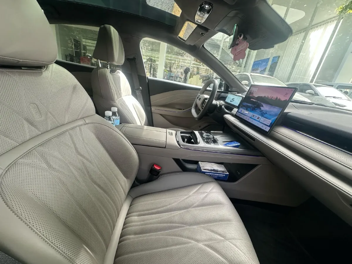 2025 Geely Galaxy Starshine 8 1.5T 163HP L4 3DHT PHEV 27.69KWH,autocango,china used car exporter,china ev exporter,chinese used car exporter,chinese used ev exporter