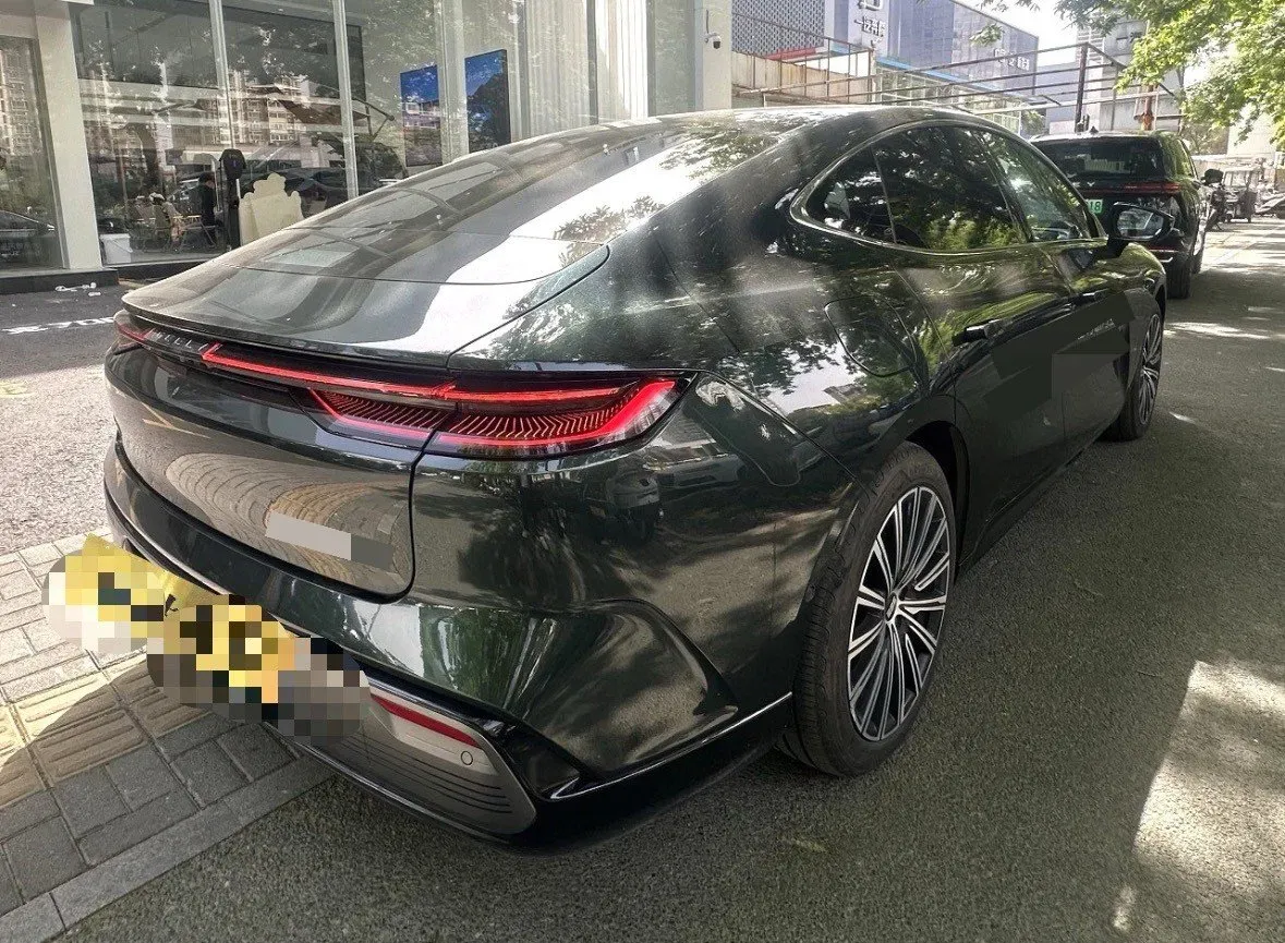 2025 Geely Galaxy Starshine 8 1.5T 163HP L4 3DHT PHEV 27.69KWH,autocango,china used car exporter,china ev exporter,chinese used car exporter,chinese used ev exporter