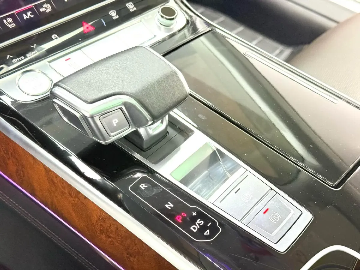 2019 Audi A8 3.0T 340HP V6 8AT,autocango,china used car exporter,china ev exporter,chinese used car exporter,chinese used ev exporter