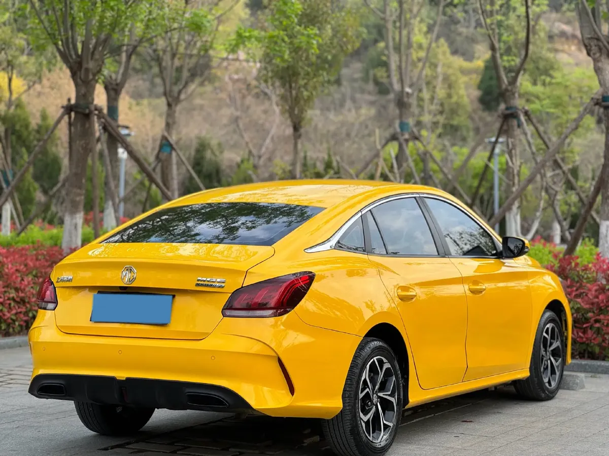 2021 MG 5 1.5L 120HP L4 5MT,autocango,china used car exporter,china ev exporter,chinese used car exporter,chinese used ev exporter