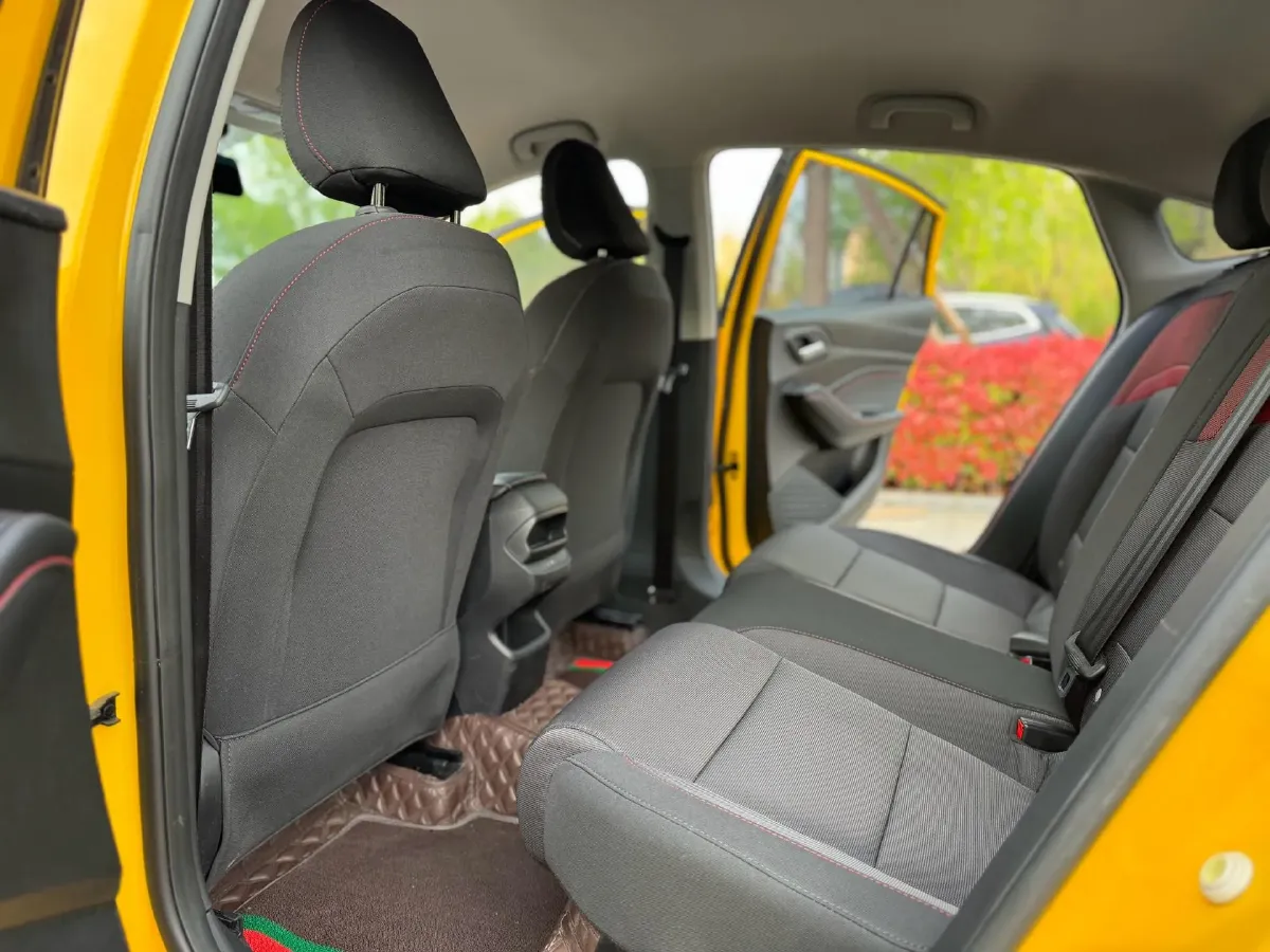 2021 MG 5 1.5L 120HP L4 5MT,autocango,china used car exporter,china ev exporter,chinese used car exporter,chinese used ev exporter