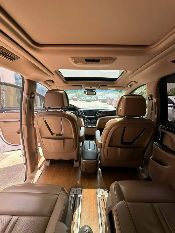 2022 Buick GL8 2.0T 237HP L4 9AT,autocango,china used car exporter,china ev exporter,chinese used car exporter,chinese used ev exporter