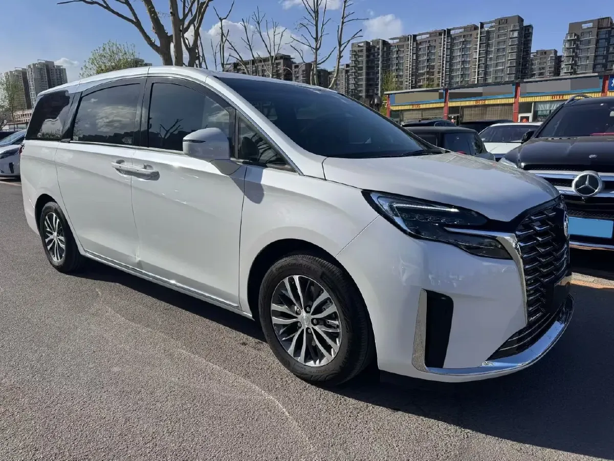 2023 Buick GL8 2.0T 237HP L4 9AT,autocango,china used car exporter,china ev exporter,chinese used car exporter,chinese used ev exporter