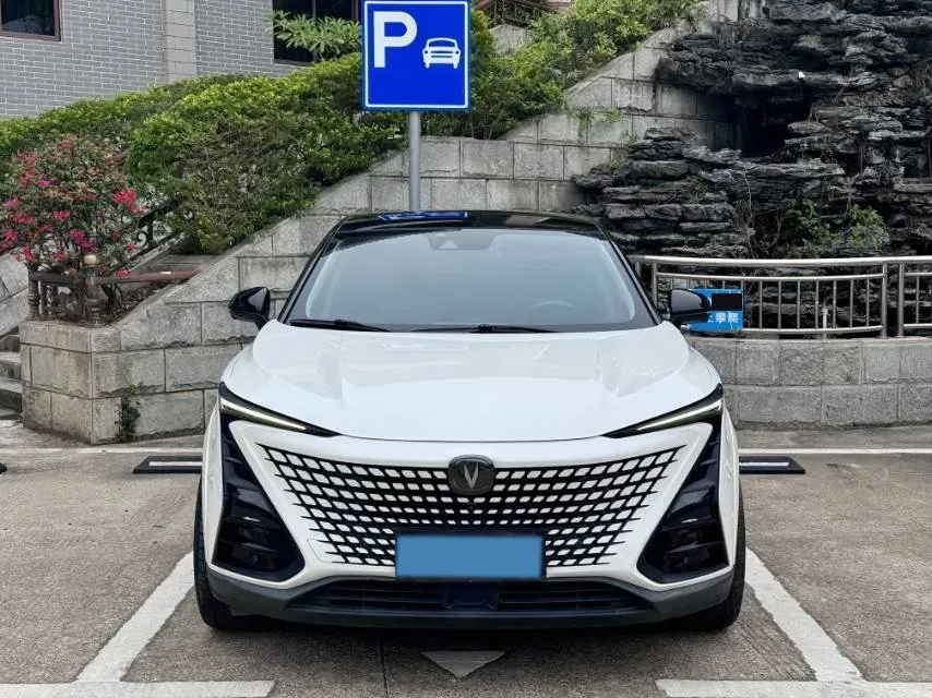 2020 ChangAn UNI-T 1.5T 180HP L4 7DCT,autocango,china used car exporter,china ev exporter,chinese used car exporter,chinese used ev exporter